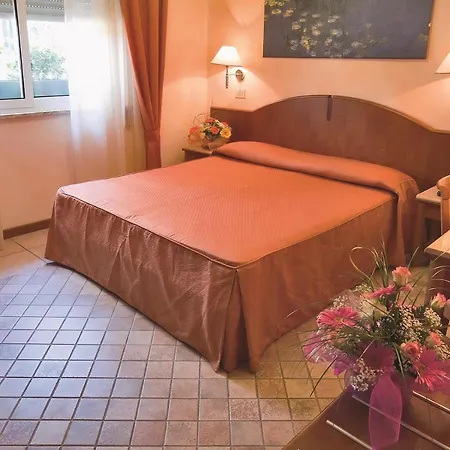 ホテル Rosalba - Valentini Family Village ベラーリア・イジェア・マリーナ